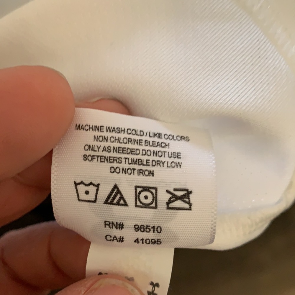 3/$20{Under Armour}Mens XL Heat Gear Shirt - Picture 4 of 6